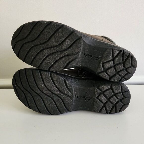 Clarks Carleigh Jade Leather Boot | Women's 6 | Side Zipper Olive Green LIKE NEW - Picture 6 of 10